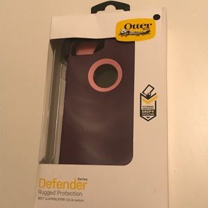 OtterBox iPhone 7 Defender Case + Belt Clip